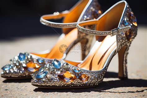【图】水晶高跟鞋跟图片欣赏 圆你一个公主梦(2)_水晶高跟鞋跟图片_伊秀服饰网|yxlady.com