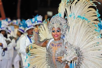 巴西狂欢节究竟有多狂欢？桑巴舞表演热情四射!