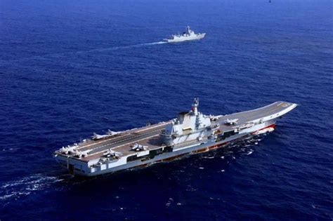 中国首艘航空母舰辽宁号正式交接入列 - 青岛新闻网