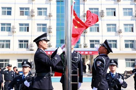 安徽省亳州市公安局特警支队开展“向党和人民报告” 警营开放日活动(组图)-特种装备网
