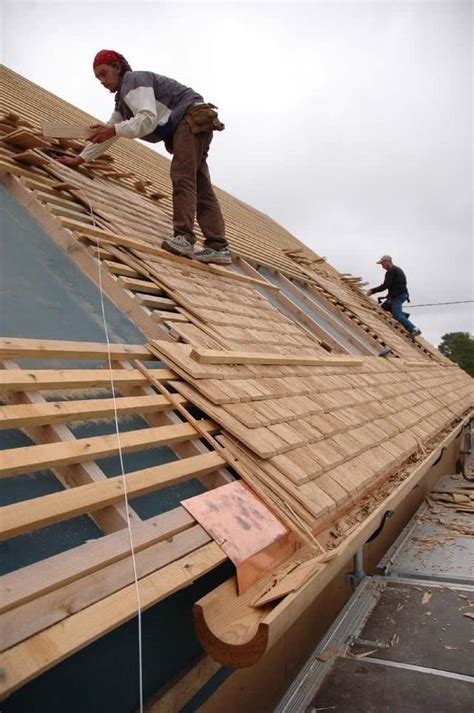 农村自建房还铺啥水泥瓦？国外屋顶全铺的木板，一年四季都不漏雨|水泥瓦|屋顶|自建房_新浪新闻