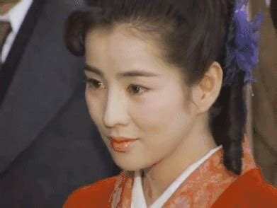 日本国宝级影后，是一个时代的代言人，被称为昭和年间的第一美人