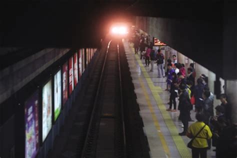 北京地铁两年多坠轨达39起 官方将建干预机制|北京地铁|地铁自杀 ...
