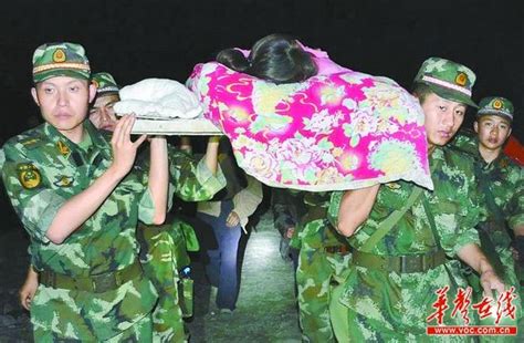 芦山地震七日祭 默哀3分钟(第四页) - 头条新闻 - 湖南在线 - 华声在线