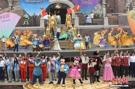 官宣！上海迪士尼乐园夜光幻影秀、米奇童话专列回归，已开始试运营 - 周到上海