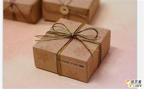 单调简单的礼物盒的手工制作步骤教程 具有简约风漂亮礼物盒的手工制作[ 图片/3P ] - 优艺星手工diy