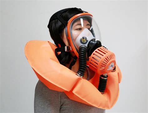 青少年男生佩戴氧气面罩高清图片下载-正版图片501706858-摄图网