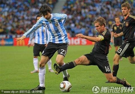 图文：德国4-0阿根廷 帕斯托雷带球过人_2010南非世界杯_腾讯网