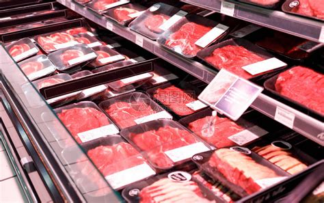 在超市展示肉制品高清图片下载-正版图片503153242-摄图网