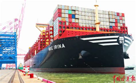 全球最大集装箱船舶靠泊厦门港-中华航运网