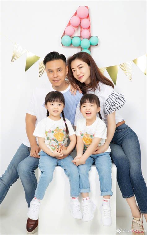 熊黛林女儿穿裙子图片