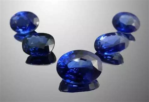 谁说蓝宝石颜色只有蓝色？这些蓝宝石惊艳十足 - CRD克徕帝珠宝官网