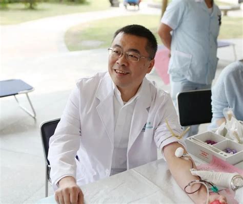 在武汉，这位肝移植专家化身“指挥官”创造了新的“中山医速度”(含视频)_手机新浪网