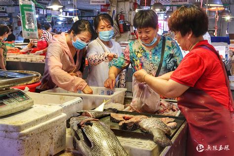 开渔节前逛闸坡农贸市场，海鲜到底贵不贵