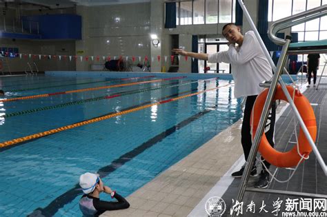 少儿游泳兴趣培训班招生活动促销宣传-H5模板_人人秀H5_rrx.cn