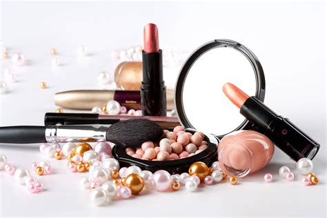 超半数化妆品含有高浓度有毒物，或有致癌风险 | 说明书网
