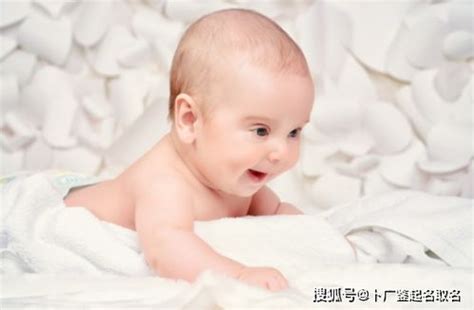 2019年正月初一出生的张姓宝宝起名 张姓名字-周易算命网