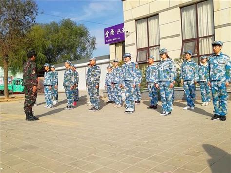 中国华戎集团2020届实习生狼牙军事训练营纪实__凤凰网