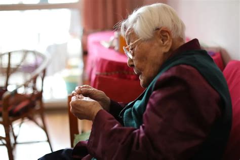 109岁!杭州最长寿老人微信头像亮了,还能穿针缝衣!她的长寿秘诀是...