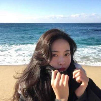 海边甜美女生头像高清