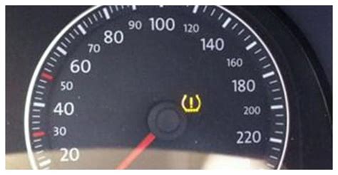 汽车上黄色叹号故障灯什么意思？仪表盘亮起要检查的灯有哪些？