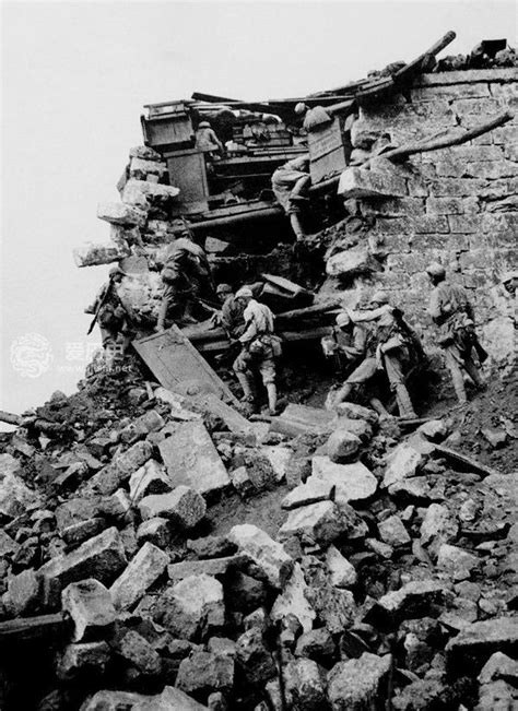 历史上的今天9月14日_1944年中国远征军第20集团军光复腾冲。