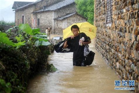江西德兴106个村庄3.4万余人遭洪水围困[组图]_海口网
