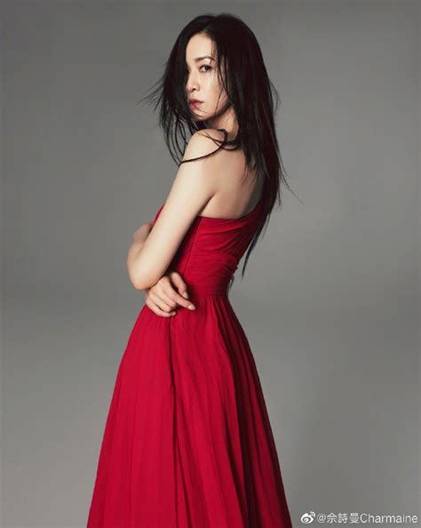 红色长发温柔女生头像