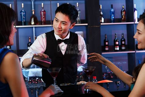 酒吧服务员-气氛专员招聘X展架_Jessie春春春-站酷ZCOOL