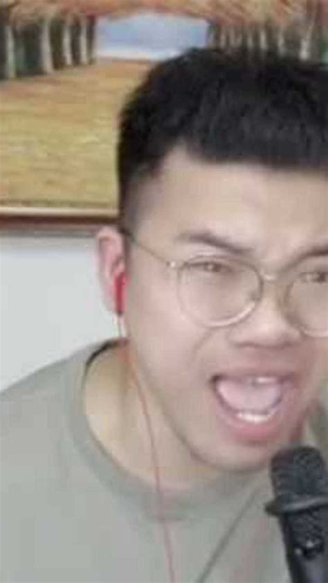 撕心裂肺女生图片