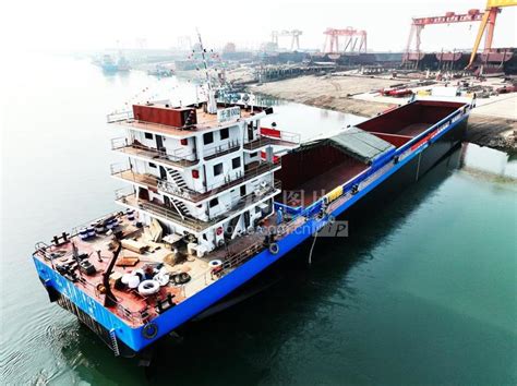 湖北宜昌：万吨级货轮制造实现开门红-人民图片网