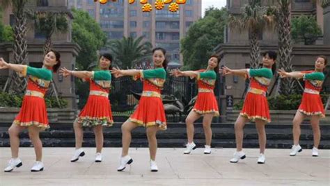 茉莉广场舞《水月亮》傣族民族舞