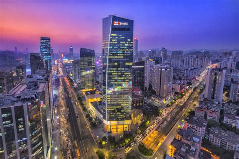 郑州最繁华的3个商业区，一个是火车站二七广场，一个花园路商圈