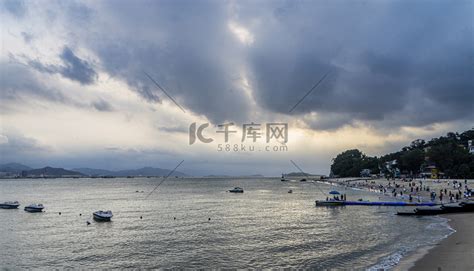 上海暴雨高清图片下载-正版图片501642833-摄图网