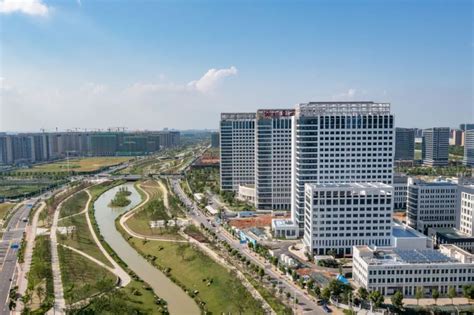 东西湖与武汉市区已完全融为一体，为何不将其划入中心城区？_发展