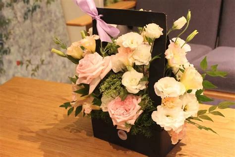 收集美丽的玫瑰家花卉商店出售花店里的花玫瑰高清图片下载-正版图片300131920-摄图网