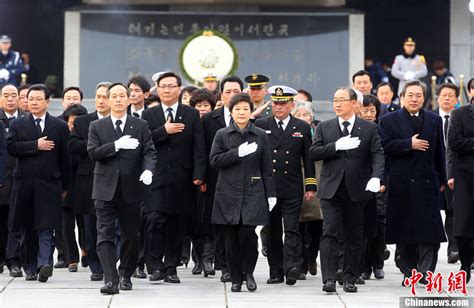 朴槿惠出发前往韩国总统就职典礼现场(图)_财经_环球网