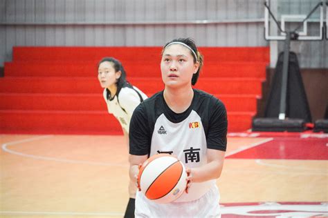 WCBA联赛“重燃战火” 山东高速女篮68:51武汉盛帆女篮拿下比赛