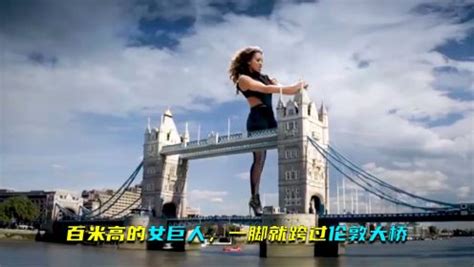 女巨人模拟器：女巨人冲进城市毁灭街道，能从她脚下逃生吗？_腾讯视频