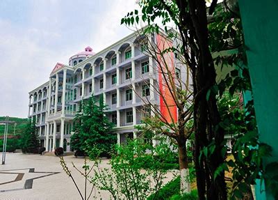 黑龙江省鹤岗卫生学校2022年学费、收费多少_好学院招生网