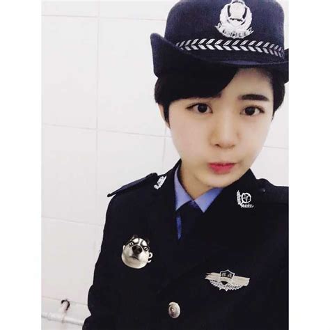 非主流警校女生头像