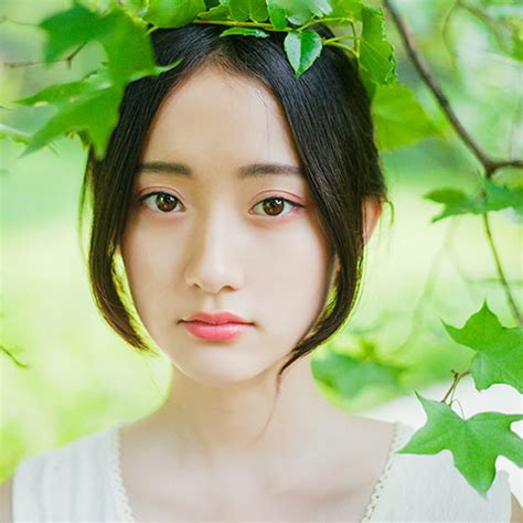 绿色唯美温柔头像女生