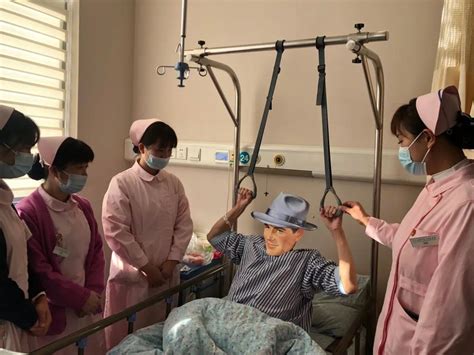 我院康复医学中心引进“下肢外骨骼机器人”设备 - 皖南医学院第二附属医院