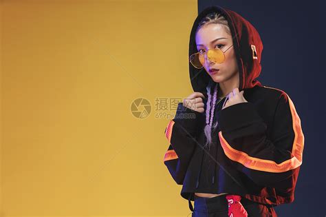 甜美女生街舞头像图片