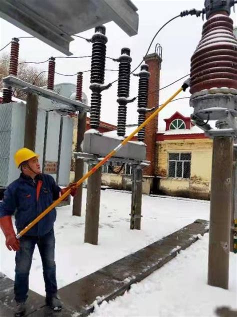 国网哈尔滨供电公司：应对今冬首场暴雪 全力以赴保障电网安全__财经头条