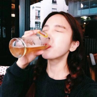 甜美女生搞怪头像