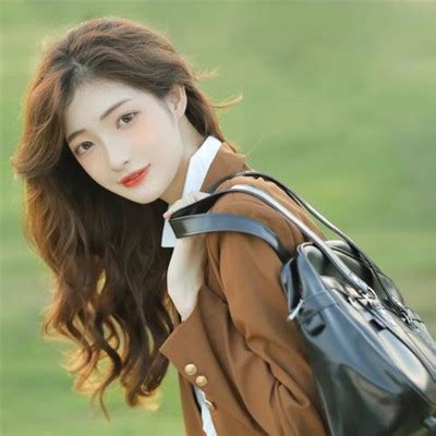 清纯学院风甜美女生头像