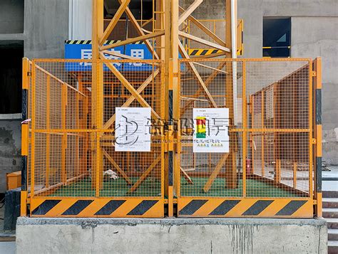 厂家护栏-乐辰建材(在线咨询)-荆州护栏_安全防护产品项目合作_第一枪