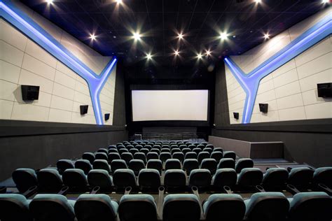 怎样选择电影院看电影的最佳位置_360新知