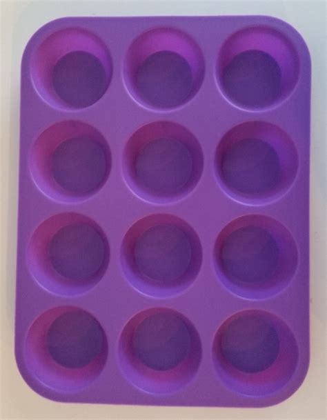 DSB Products Debuts Silicone Cupcake Pan As First Product In Happy Cook ...